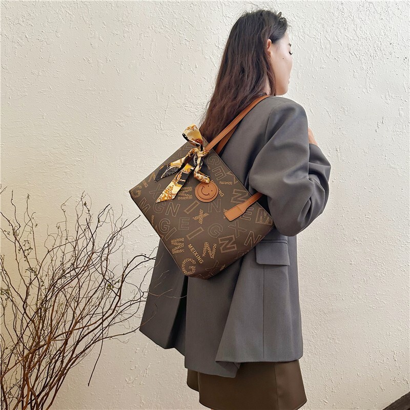 Free Shipping Designer Luxury High-end Bag Women's Handbag New Vintage Letter Print Large Capacity Tote Bag Single Shoulder Crossbody Bag Casual 