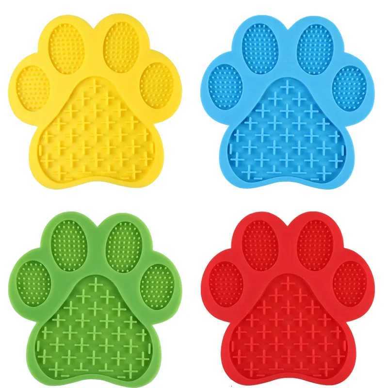Dog Silicone Licking Pad Paw Shape Pet Slow Food Mat With Suction Cup Slow Food Pet Cat Dog Licking Mat Y250806