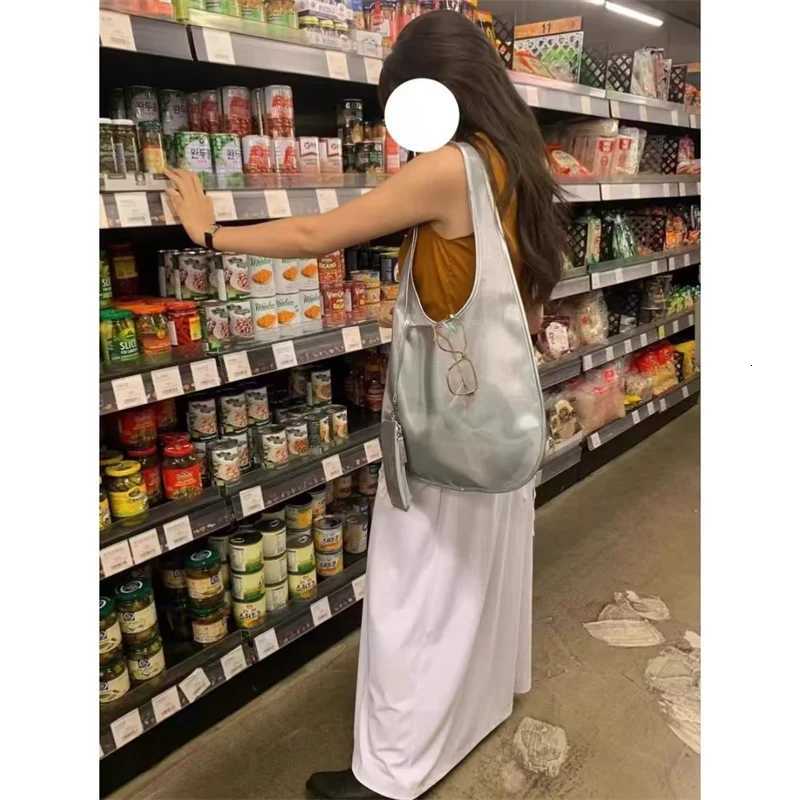 Faionable Silver Commuter Womens Bag 2025 New Design Versatile Shoulder Tote Bag URJR MIEBZ Large Size Artificial Leather Z250807