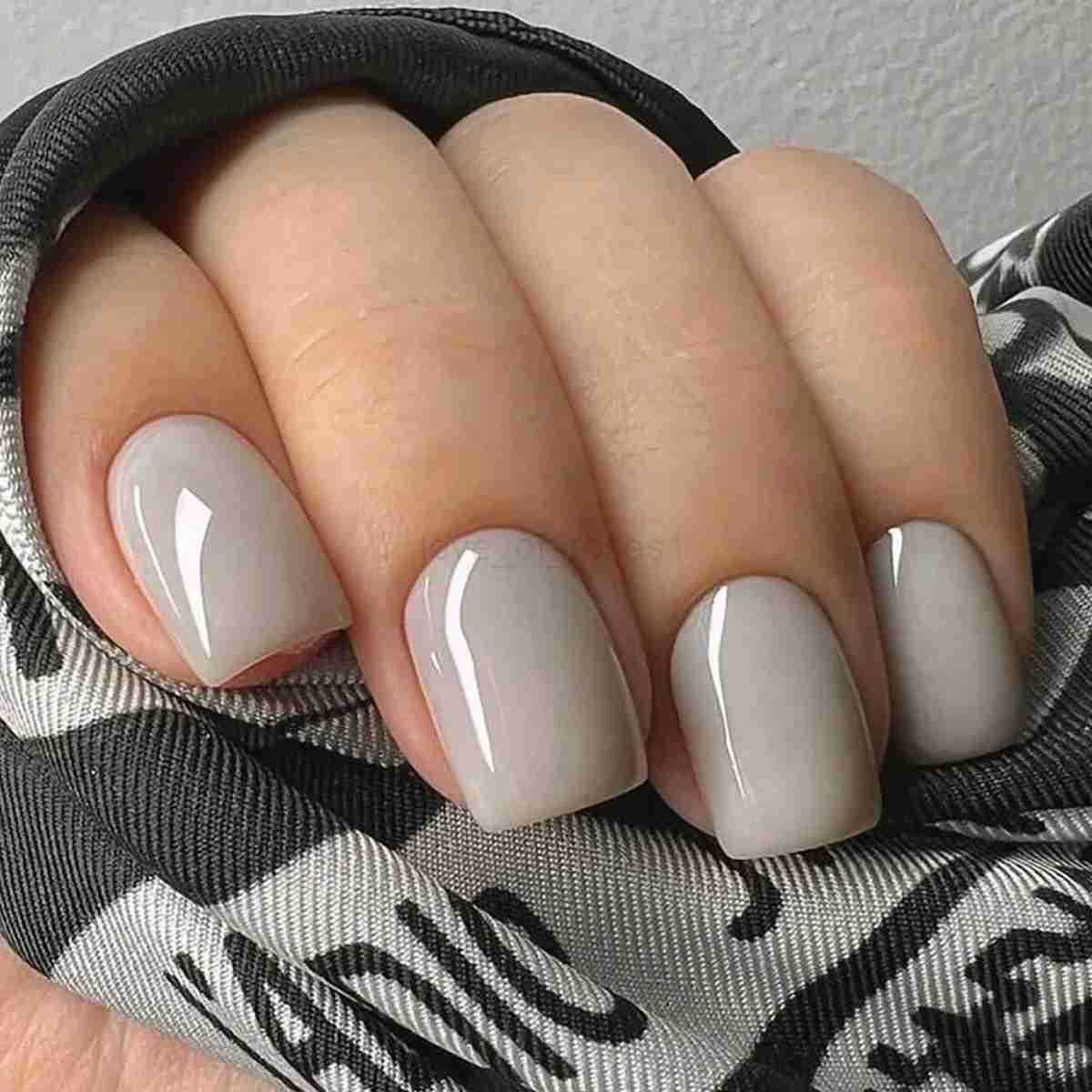 24Pcs/Set Women Girls Short French Milky Gray Trendy Versatile Full Coverage Wearable Fake Nails Press on Nail Art Z250807