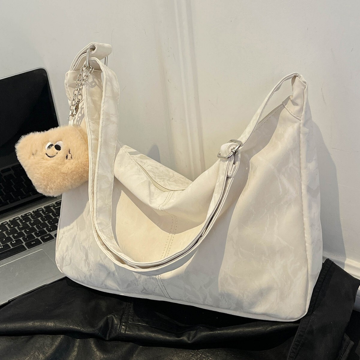 2025 Spring Summer New Fashionable Wide Shoulder Strap trend Shoulder Bag Fashion Trendy Shoulder Bag Women s Shoulder Bag Simple Style Crossbody Bag 