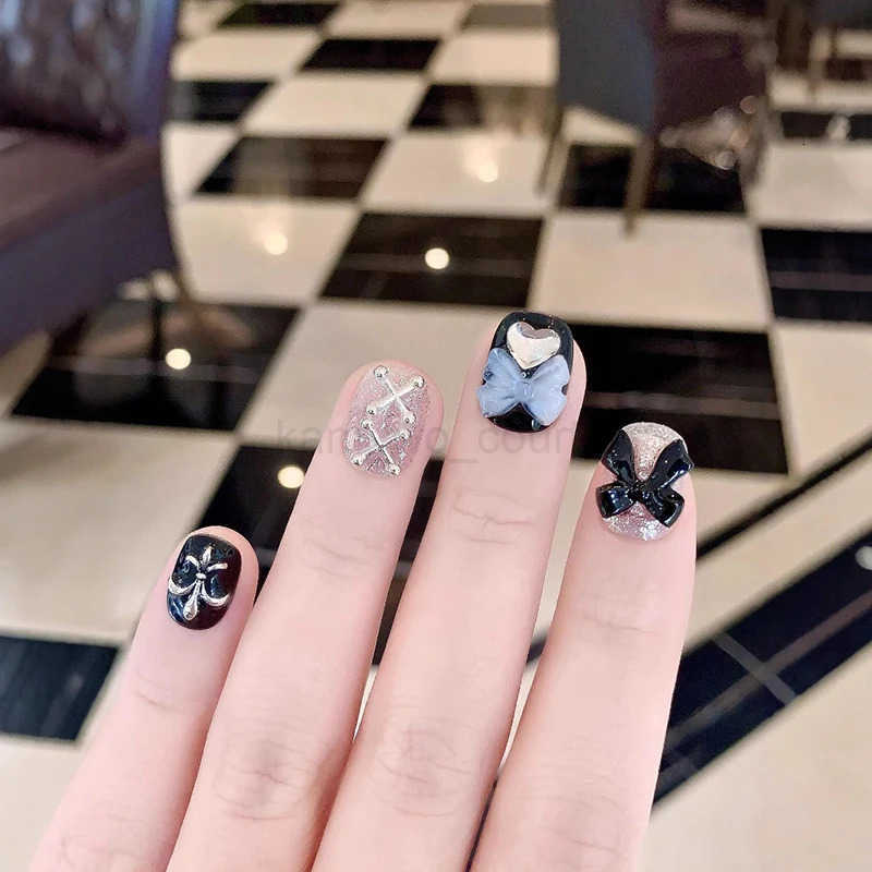 10Pcs Short Square Round Handmade Nails Bow Black and White Bear Fake Nail Diamond Decoration Removable Wearable Nail for Women M250807