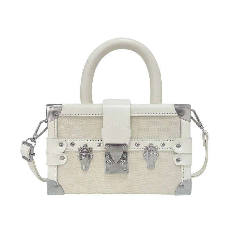 Unique Casual Mini Clutch Bag For Leisure Women With Stylish Simple Vintage Fashion And Solid Color