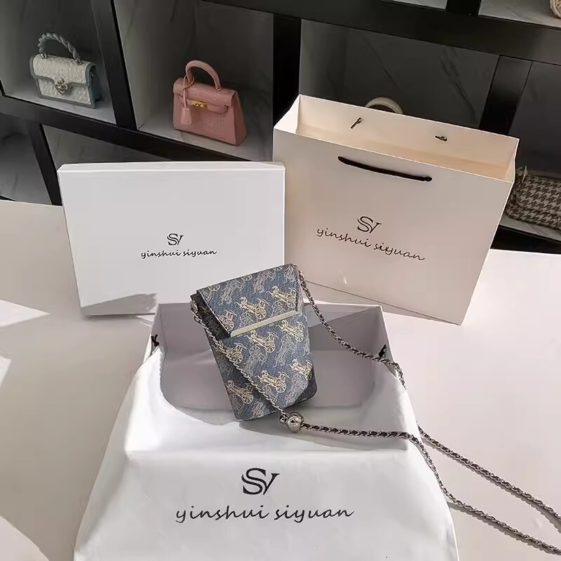 Free Shipping Designer Luxury Retro Chain Phone Bag For Women Crossbody Bag New Small Shoulder Bag Exquisite Texture Super Popular Mini Handbag