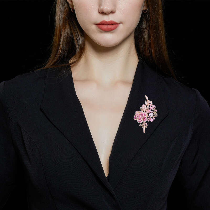 Korean Heavy Industry Pink Zircon Rose Bouquet Elegant Suit Cheongsam Brooch Pin for Women