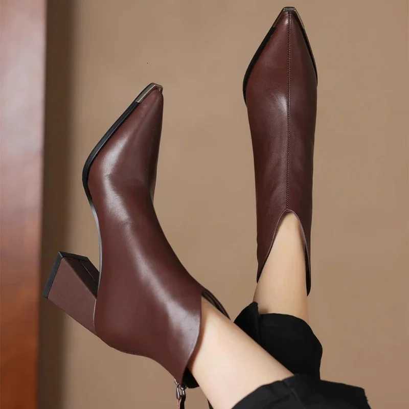 2025 Winter Sexy Women Leather Boots Luxury Pointed Brand Toe Chelsea Ankle Boots New Trendy High Heels Zipper Goth Pumps Shoes XJ250807