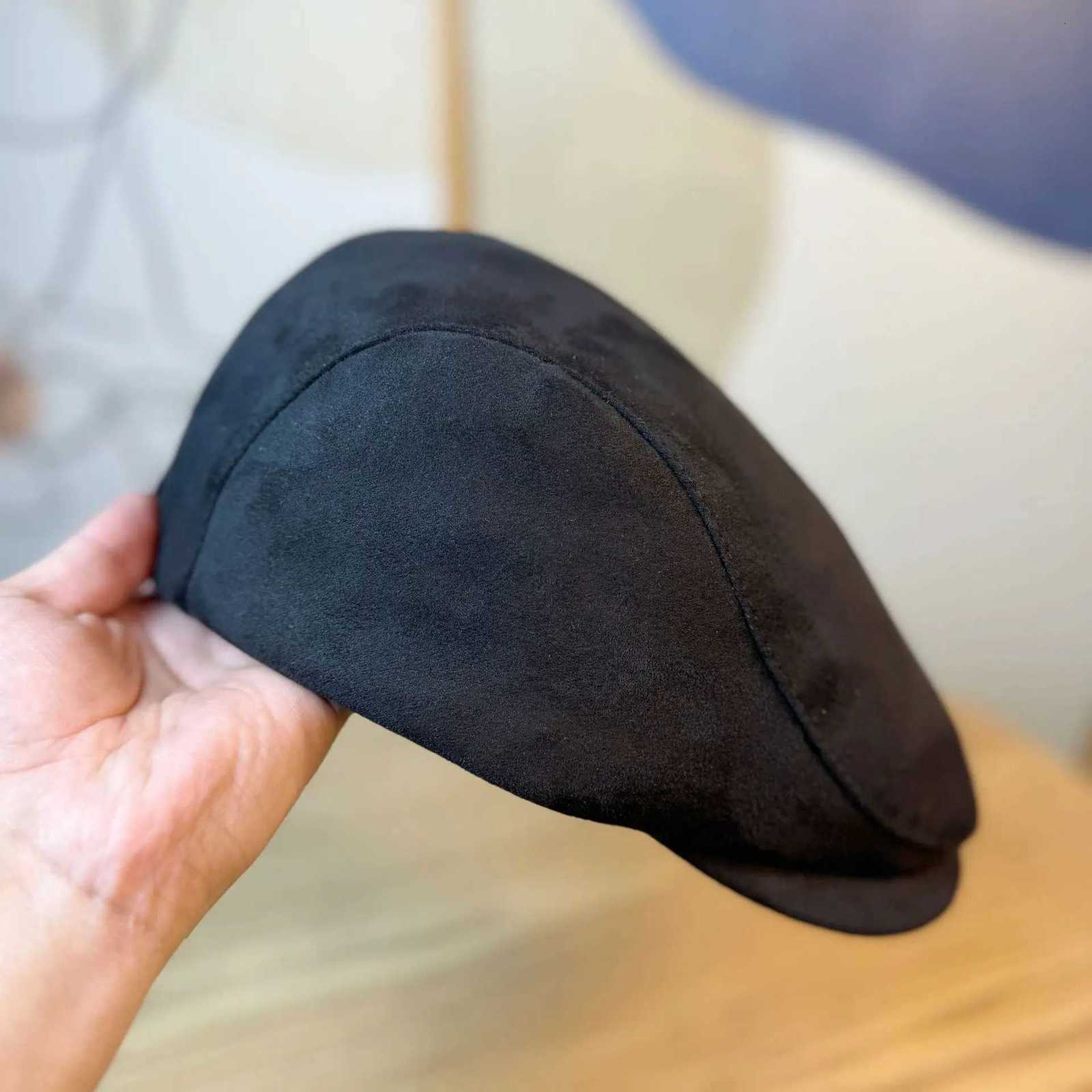 New Unisex Autumn Hat Suede Faux Leather Solid Color Beret For Women Vintage Warm Visor Winter For Men Outdoor Gift XJ250807