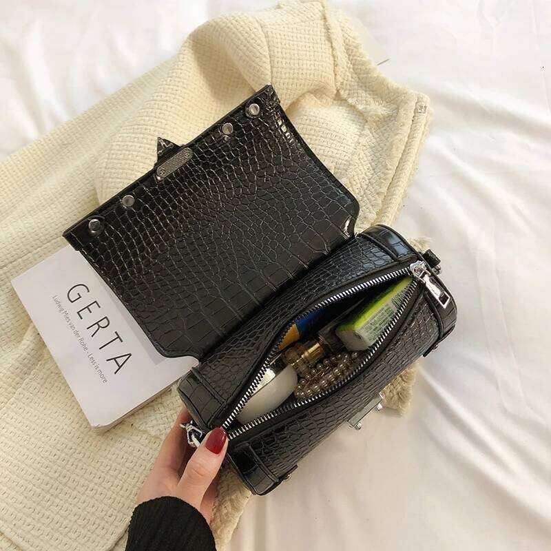 Brand Retro Cylindrical Crocodile Print Shoulder Bags for Women Chain Crossbody Bag Designer Lock Handbags and Purses Female