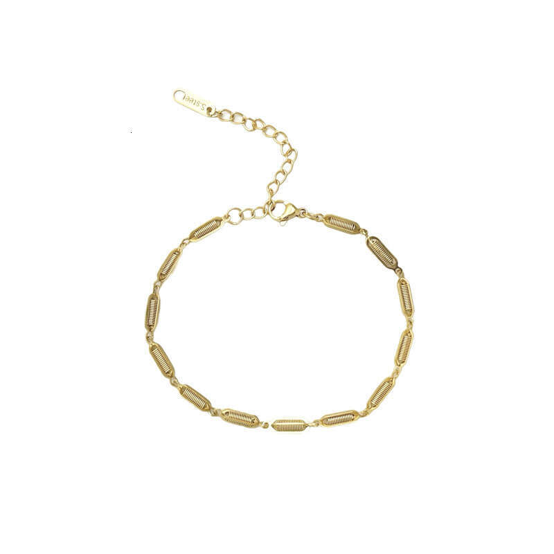 Luxury jewelry designer bracelet Cuban chain temperament hollowed out gold chain fashion personality titanium steel bracelet no fade versatile flower 