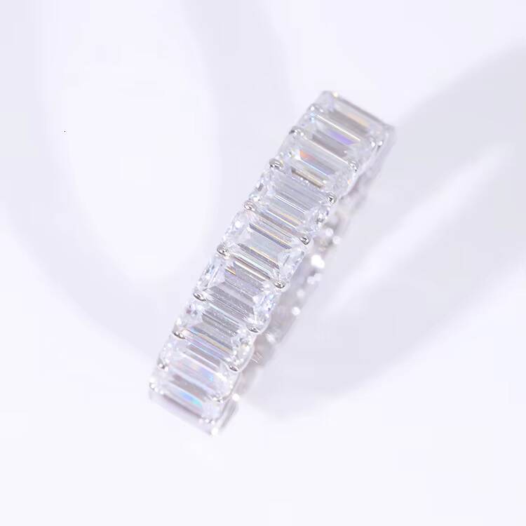 Design High Quality Classical Ring 18K White Gold with VVS baguette Moissanite Diamond Ring for Hiphop Jewelry Gift