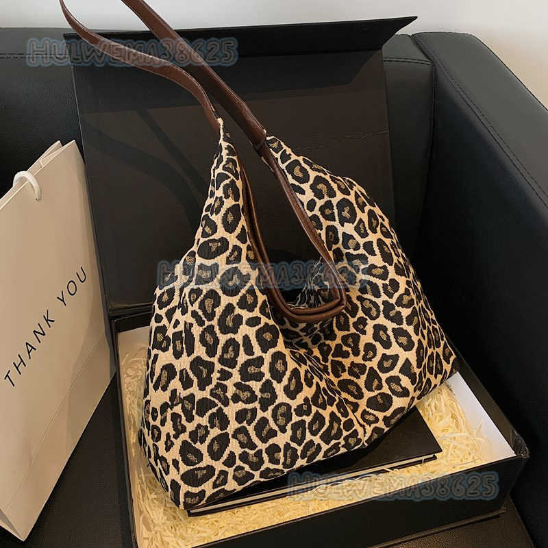 2025 New Leopard Print Womens Bag Shoulder Bag Casual Versatile Simple Large Capacity Student Tote Bag H250806