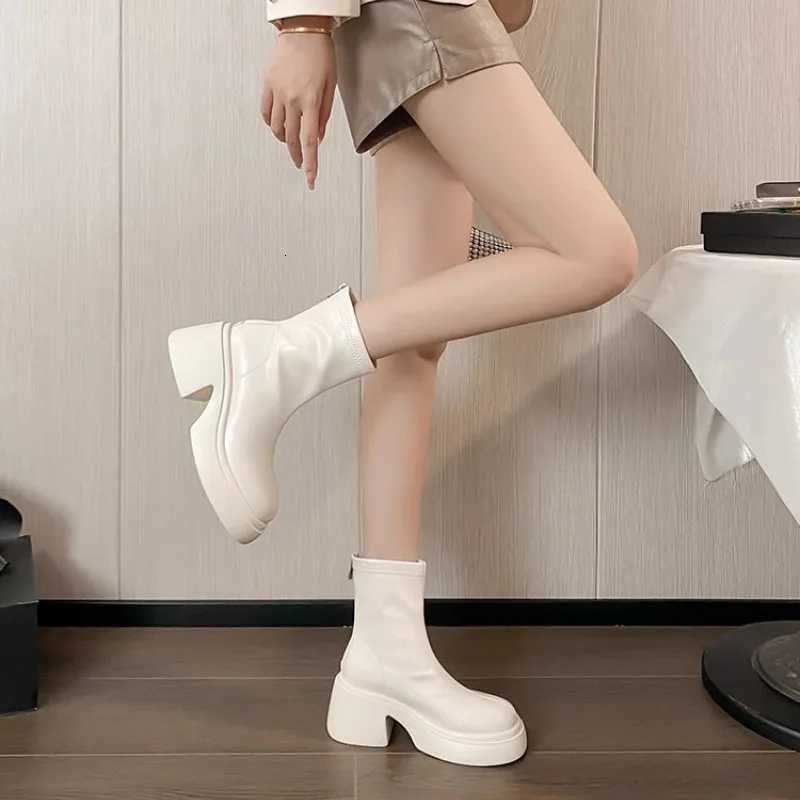 2024 New Thick Soled Popular Leg Hing Boots with Slim and Thick Heels Long Tube Boots and Height Increasing Boots XJ250807