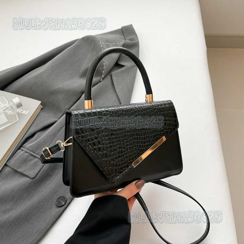 Simple Handheld Small Bag for Women 2025 New Trendy Fashion Crocodile Pattern Stylish Single Shoulder Crossbody Small Square Bag H250806