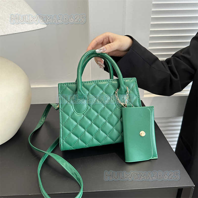 Solid Color Simple Fashion Diamond Embroidery Thread Bag 2023 Trendy Single Shoulder Crossbody Bag Small Square Bag Trendy H250806