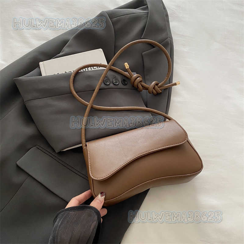 High-end Niche Design Bag for Women 2024 Autumn New Fashionable Versatile Shoulder Bag Stylish Crossbody Small Square Bag H250806