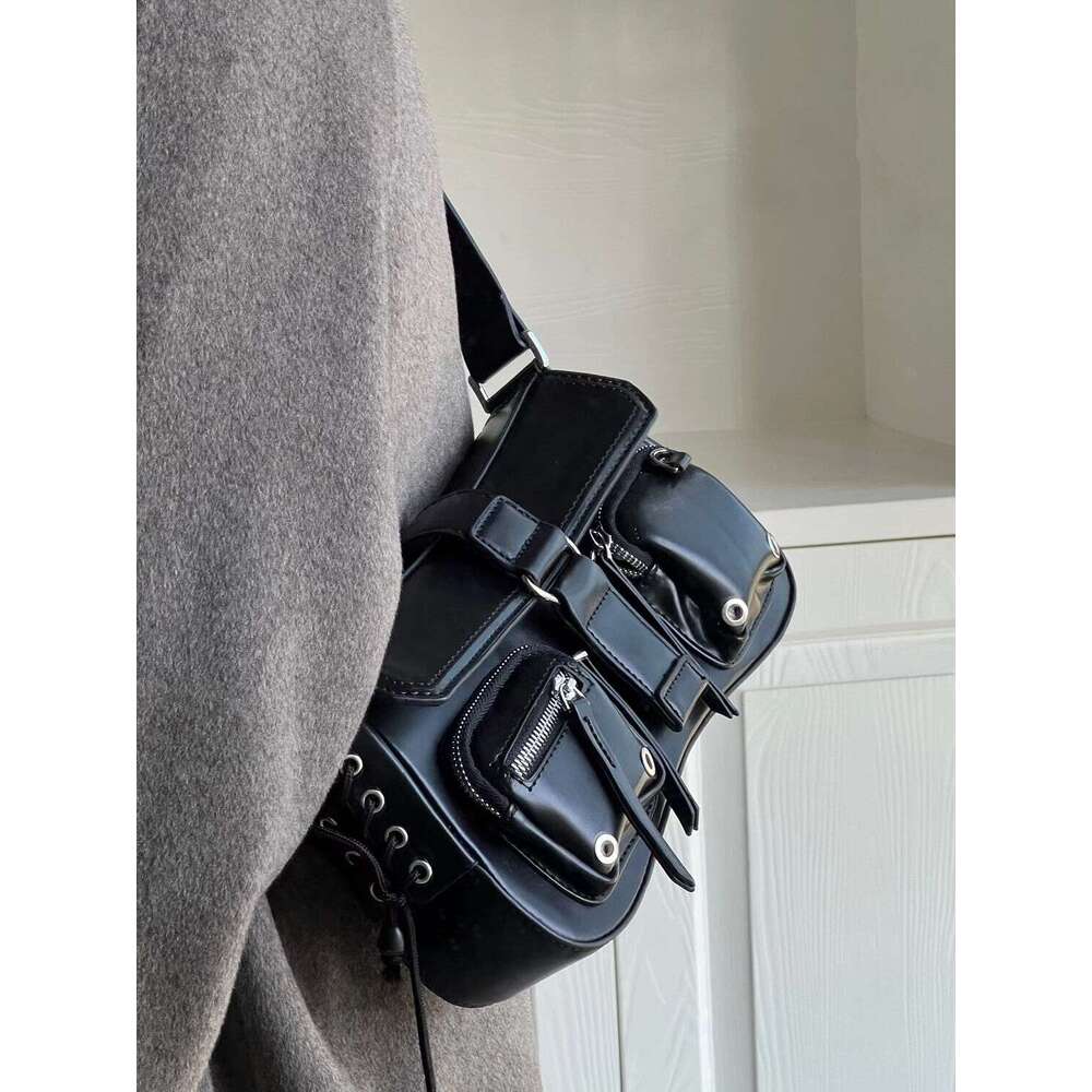 Designer Bag Tote bag Shoulder Bag Niche Design Trendy Cool Hot Girl Underarm Baguette For Women New High End Versatile Motorcycle