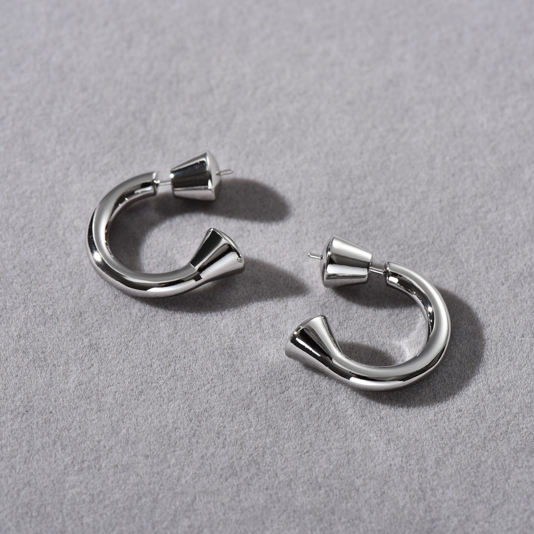 Europe Platinum Plated Copper S925 Silver Needle Earrings Women Fashion High Quality Jewelry Trendy