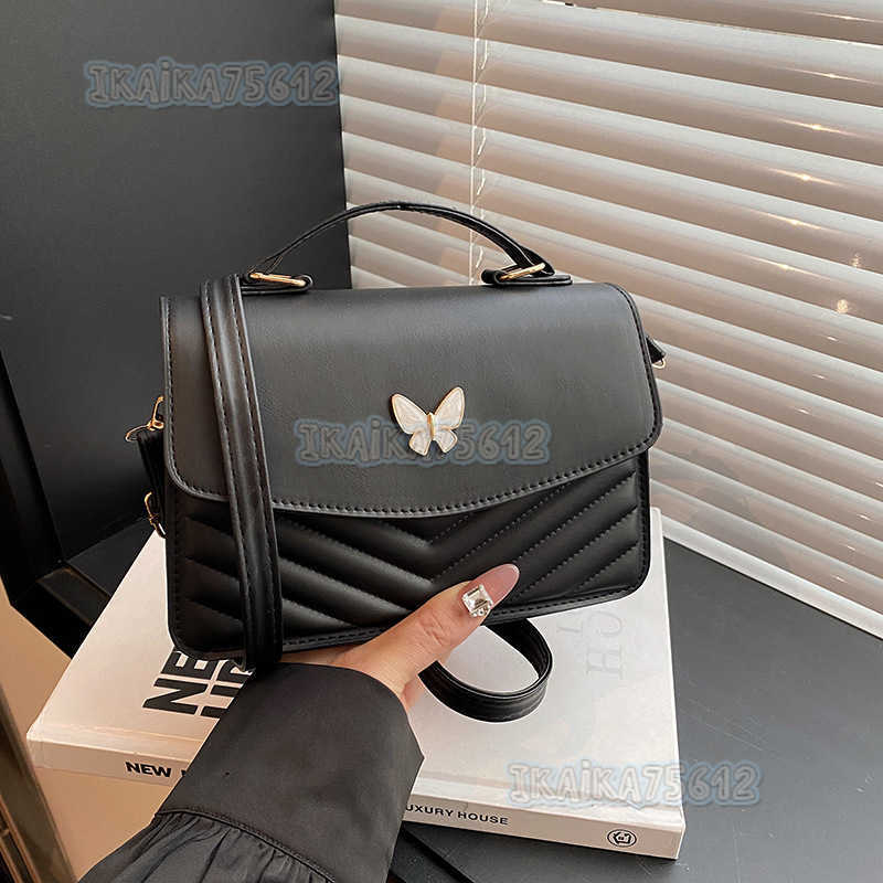 Minimalist Trendy Fashion Crossbody Bag 2024 Autumn New Style Quilted Shoulder Bag Niche Versatile Handheld Small Square Bag H250806