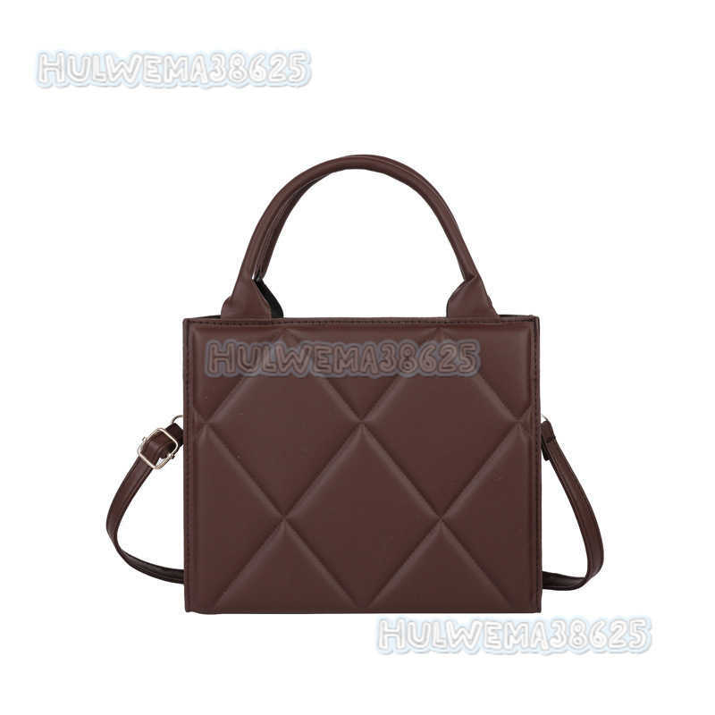 2025 New Fashion Bag for Women Spring Simple Style Quilted Solid Color Tote Bag Large Capacity Shoulder Crossbody Bag H250806