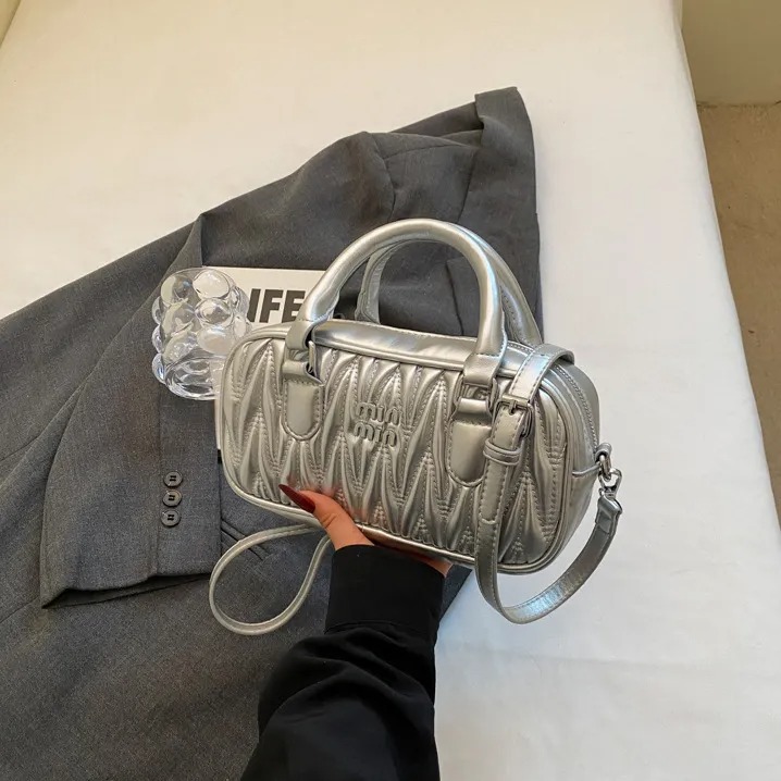 Designer bag 2025 new fashionable luxury shoulder bag crossbody bag classic bag small square bag fashionable women's bag handbag