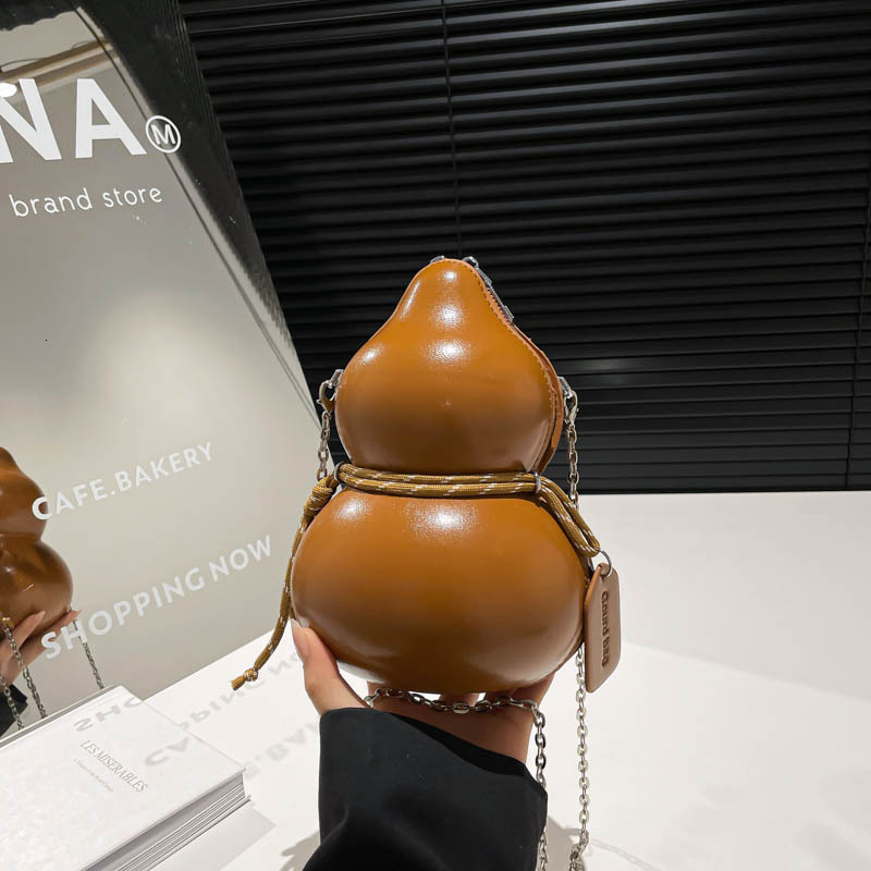 Free shipping designer Trendy Gourd Bag for Women 2025 Niche Design Single Shoulder Bag Ins Style Personality Crossbody Bag Wholesale