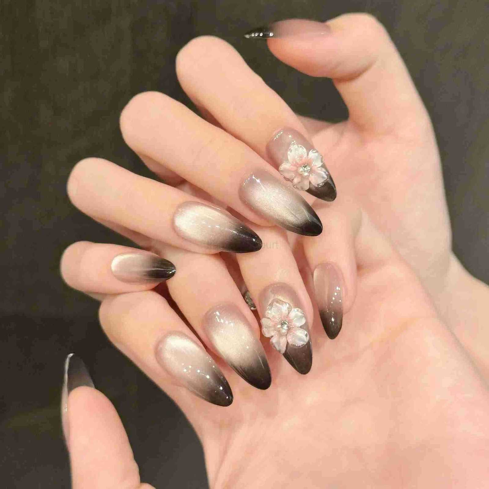 10pcs Gradient Black French Style Press On Nails Hand-carved Relief Flower Fake Nails Sweet Cool Almond Gradient Cat Eye False Nails M250807