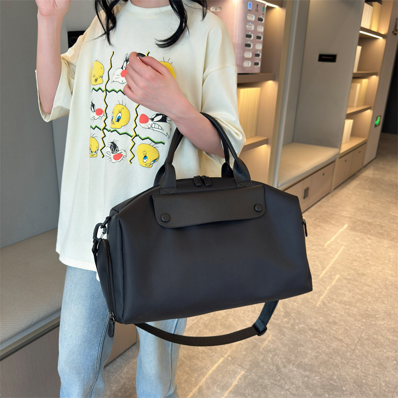 New Solid Color Large Capacity Sports Gym With A High-End Feel, Waterproof Storage Bag, Outdoor Tote Bag