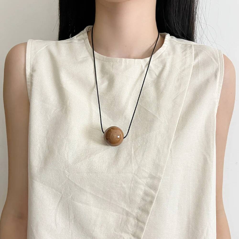 New Minimalist Metal Geometric Ball Pendant Necklace for Women Design Sweater Chain Trendy Accessories Jewelry for Women