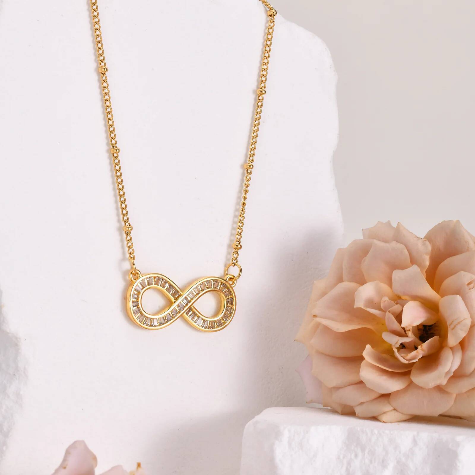 Women Gift Infinity Necklace, Cubic Zircoina Pendant Jewelry for Mom Girlfriend Jewelry for Women