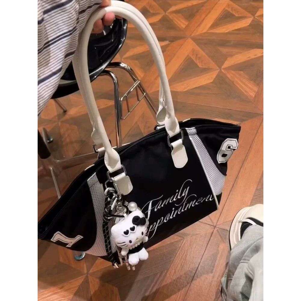 Designer Bag Tote Shoulder Bag Designer Tote Commuting Large Capacity Women S New Casual Versatile Nylon Fabric Single Crossbody Handheld