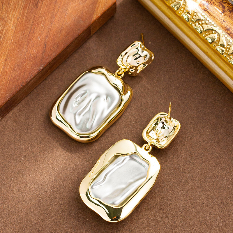 Fashion Exquisite Baroque Irregular Pearl Earrings 2025 New Style Elegant High-end Sier Needle Ear Jewelry