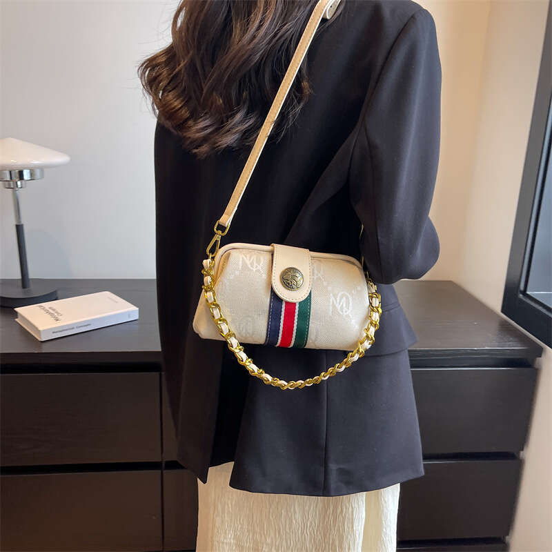 2023 Small Women's Striped Classic Chain Underarm Shoulder Crossbody Bag Trendy