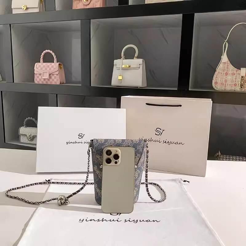 Free Shipping Designer Luxury Retro Chain Phone Bag For Women Crossbody Bag New Small Shoulder Bag Exquisite Texture Super Popular Mini Handbag