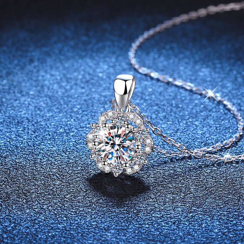 Iced Out VVS Pendant Rose Flower Style Luxurious Earrings 1 ct D Color Moissanite Necklace