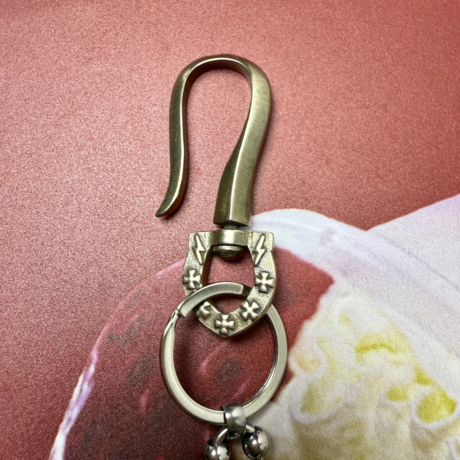 Handmade chain punk style pants chain paired with large white copper U-shaped hook fashionable and unique waist accessory 250805