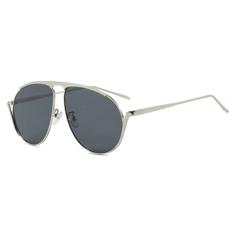 2025 Avant Garde Cat Eye Runway Sunglasses Trendy Over sized Fashion Shades for Vacations Parties