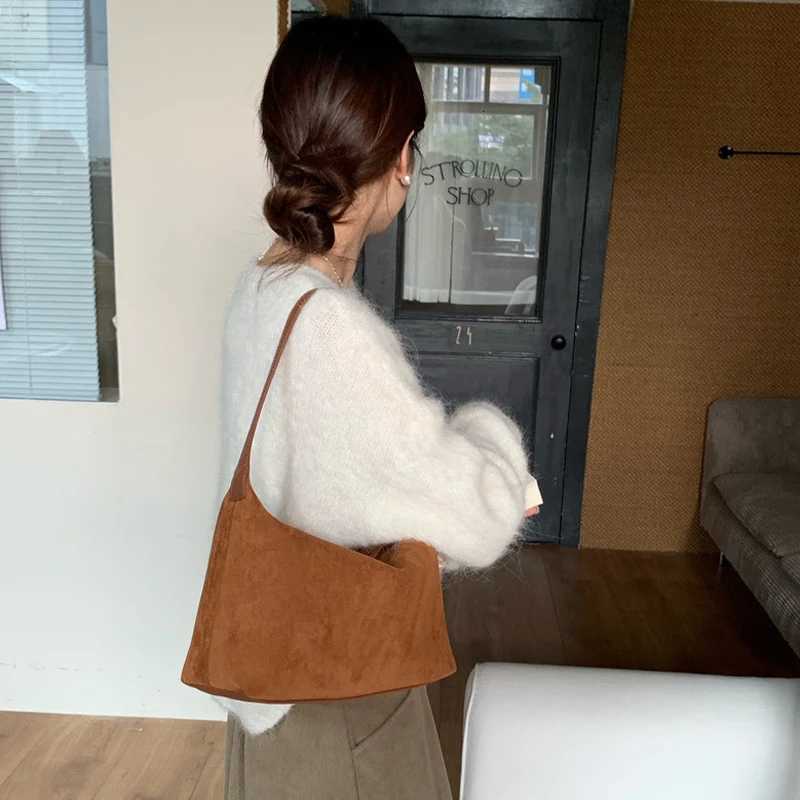 Women Suede Fashionable Solid Color Simple Casual Commuter Bag Large Capacity Vintage Womens Handbag Z250807