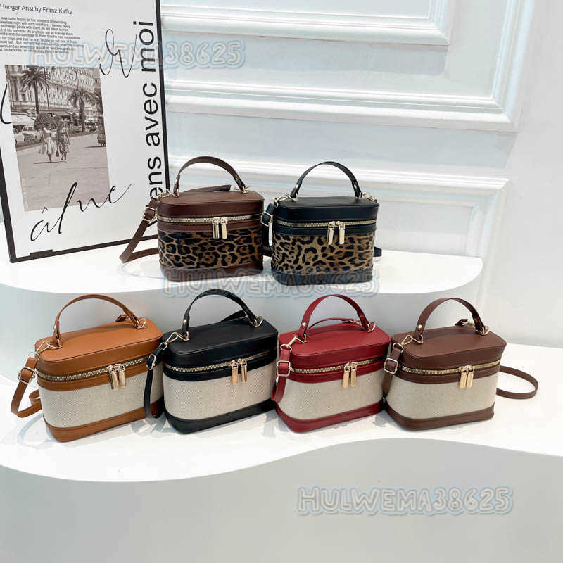2025 New Niche Design Fashion Leopard Print Portable Makeup Bag Handbag Crossbody Small Square Bag H250806