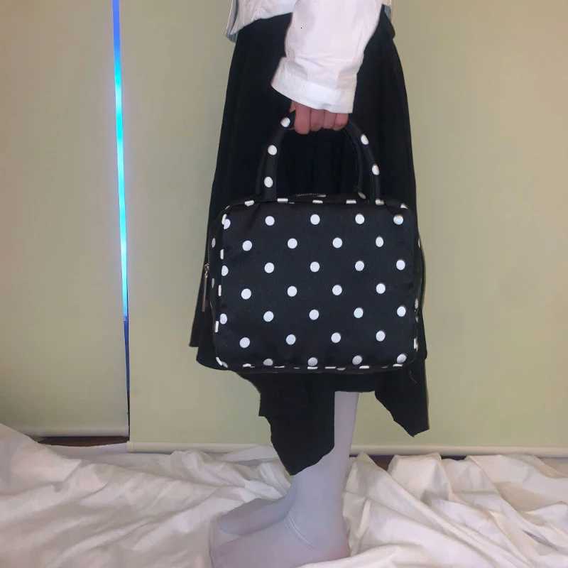 New Wave Point Handbag Female Vintage Y2k Korean Popular Bag Women Outdoor Travel Makeup Storage Pouch Students Niche Design Bag Z250807