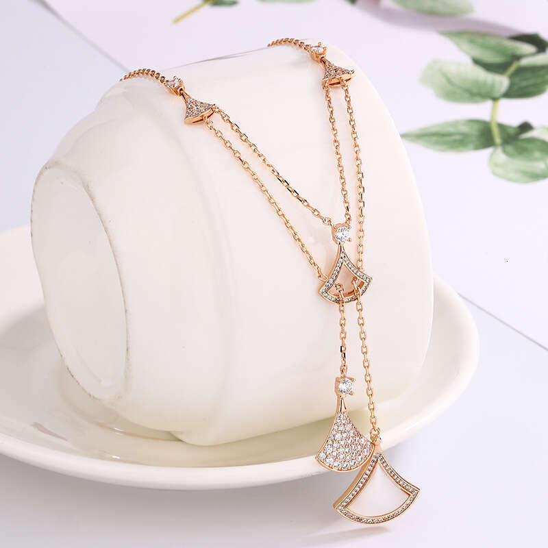 V Fan-Shaped Double-Layer Skirt Necklace for Women, Rose Gold Plated, Light Versatile White Shell Tassel Collarbone Chain