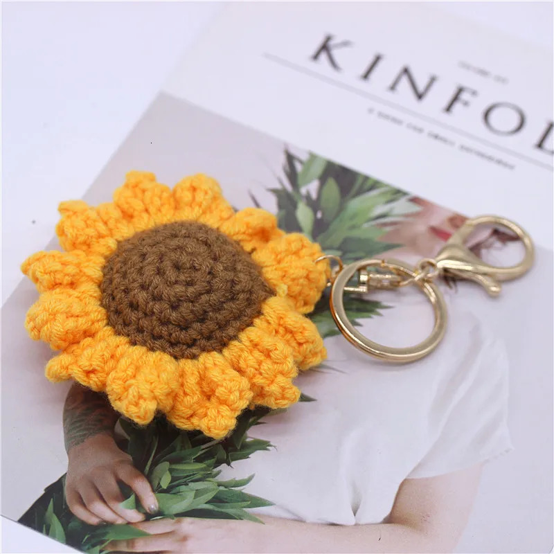 Creative Handmade Knitted Sunflower Keychain Keyring For Women Girl Cute Crocheted Flower Pendant Car Key Ring Handbag Gifts 250807