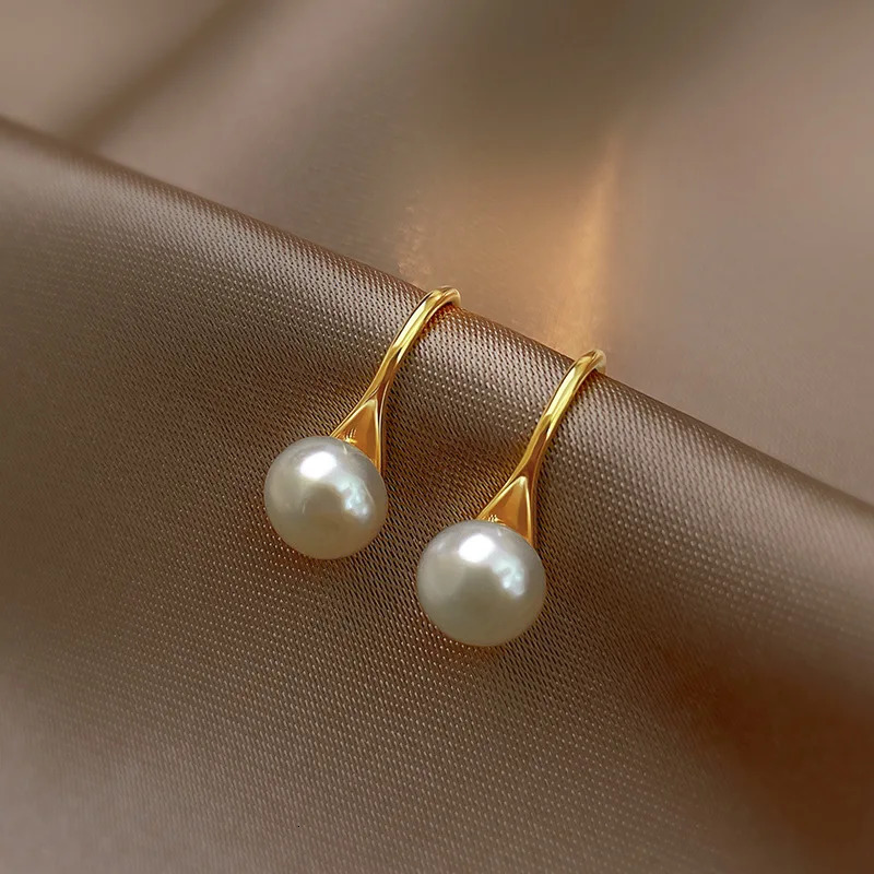 Sell Trendy Simple Natural Freshwater Pearl 14K Gold Filled Ladies Stud Earrings Jewelry Not Allergic For Women Gifts 250805