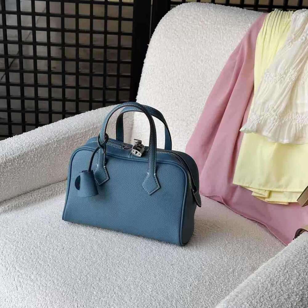 2025 New Luxury Top Layer Cowhide Victorian Genuine Leather Women's Simple Bowling Underarm Bag Handheld Crossbody