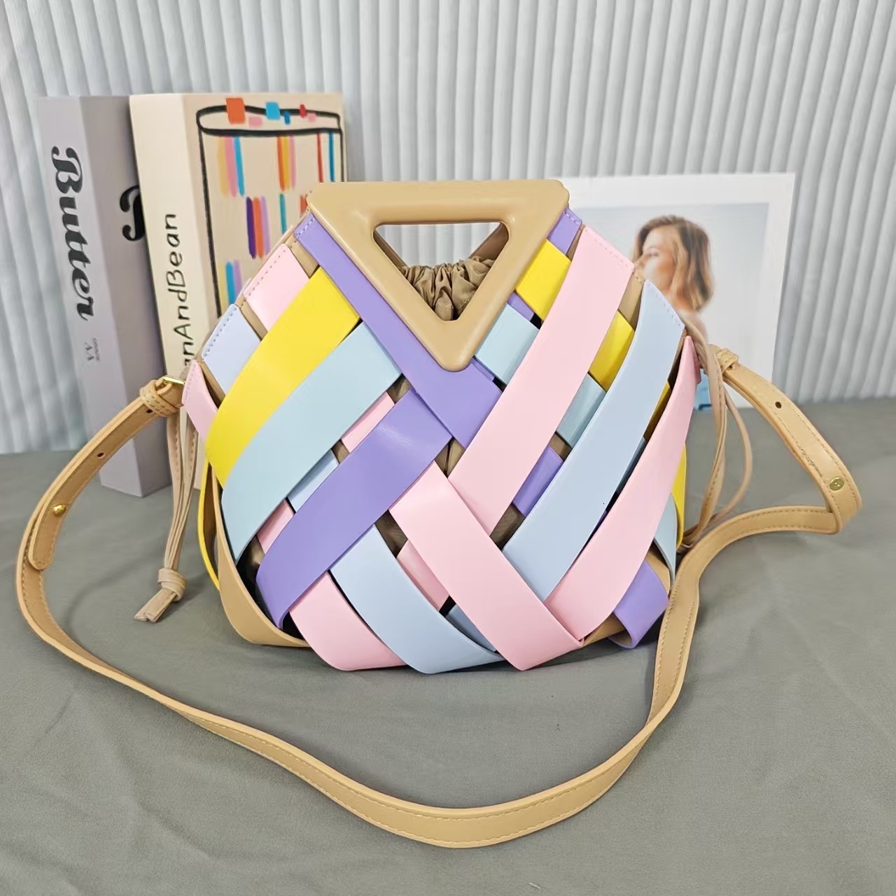 Luxury Bag Basket Bag Designer Bag Women's Niche Design Elegant High-end Fashion Inverted Triangle Handwoven Bag 2025 New Cross-border