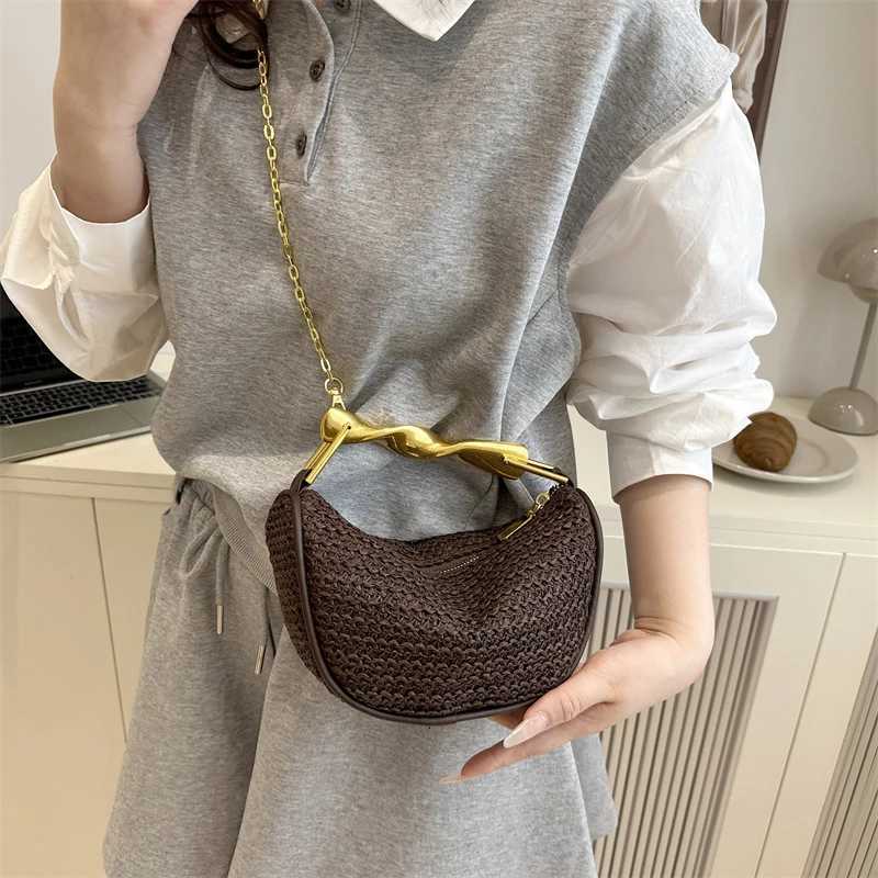 Fashion Chain Woven Bag Hot Selling Casual Dumpling Bag Personalized Metal Hand-held Single Shoulder Bag New Straw Crossbody Bag Z250807