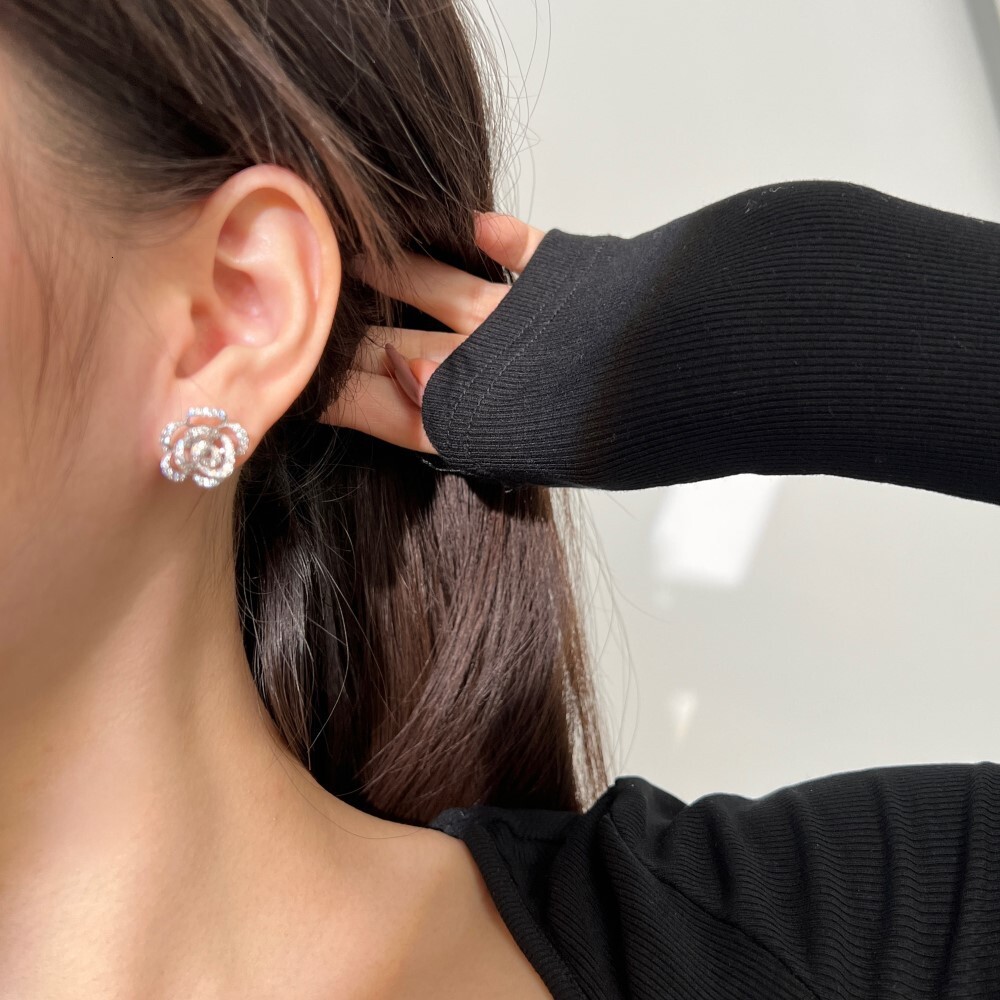 Free Shipping Designer Luxury Jewelry S925 Sterling Silver Earrings Round Zircon Full Diamond Inlaid Rose Flower Versatile Ear Studs Women's Acce