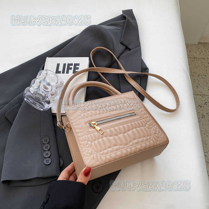 Elegant Simple Style Handbag 2023 Summer New Fashionable Single Shoulder Crossbody Bag Small Square Bag Womens Trendy Bag H250806