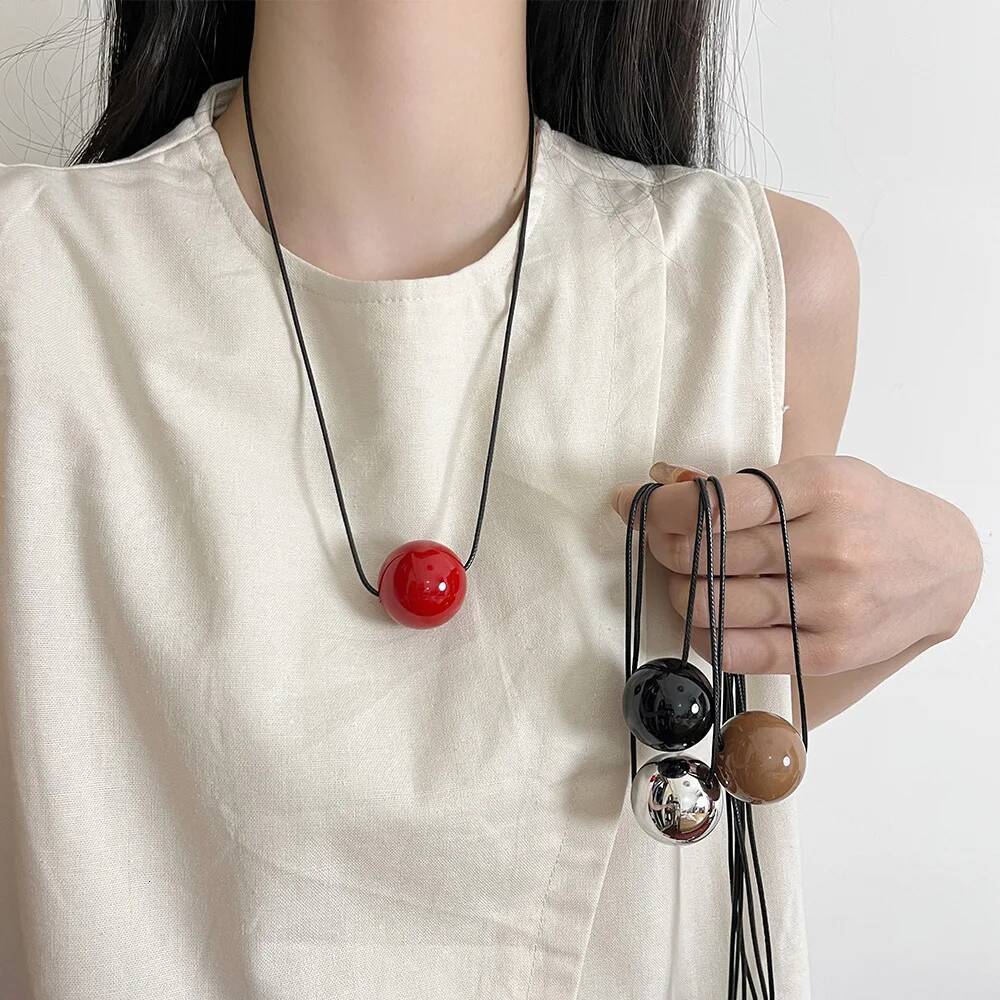 New Minimalist Metal Geometric Ball Pendant Necklace for Women Design Sweater Chain Trendy Accessories Jewelry for Women