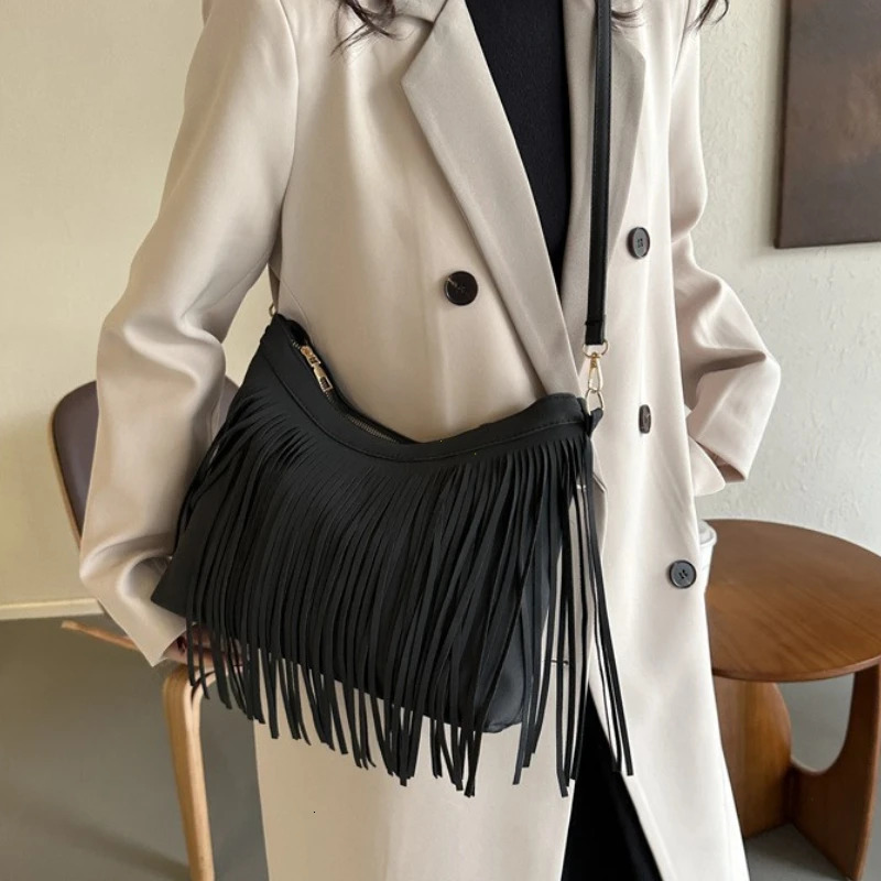 Vintage Tassels Crossbody Bags For Women Large Capacity Casual Fringes Shoulder Bag For Outdoor Travel Ladies Handbags Purses 250807