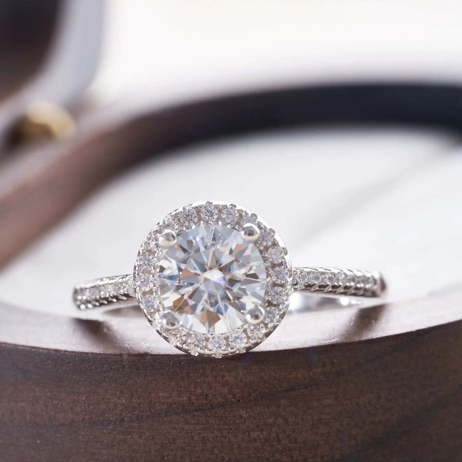 JoyceJelly Classical Womens 925 Sterling Silver Ring With Real 1ct 6.5mm D Color Round Shaped Wedding Jewelry 250730